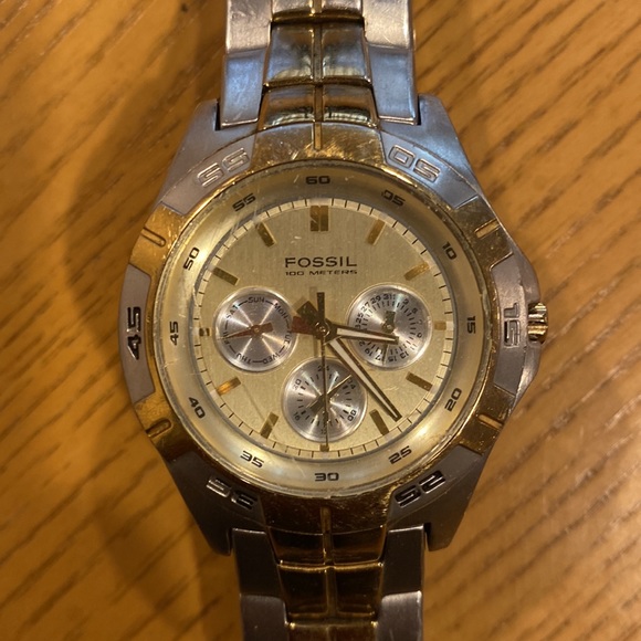 Authentic Fossil Watch - Picture 2 of 6